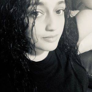 Meet your Posher, Yinet